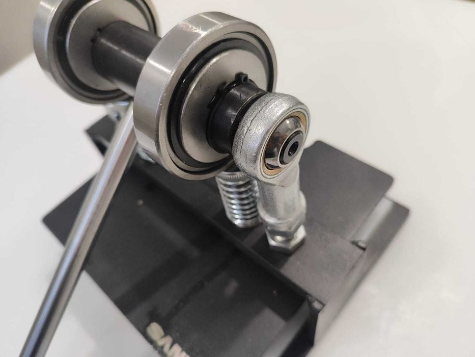 Професійна машина для різки накладок настільного тенісу | Megaspin