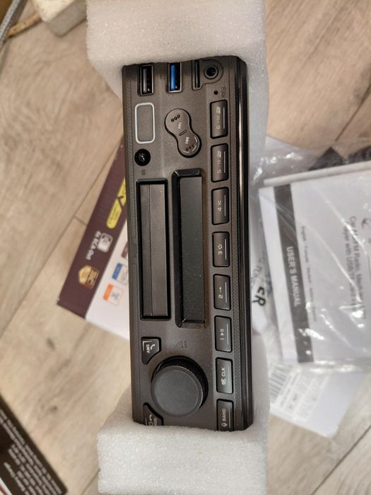 Нова автомагнітола з Bluetooth, USB, FM та тримачем для телефона
