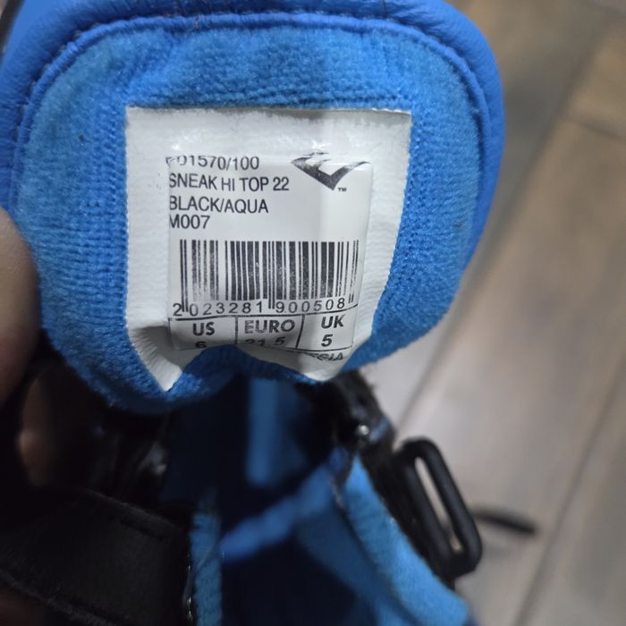 Śliczne buciki ze skórki marki Everlast rozmiar 21.5cm.