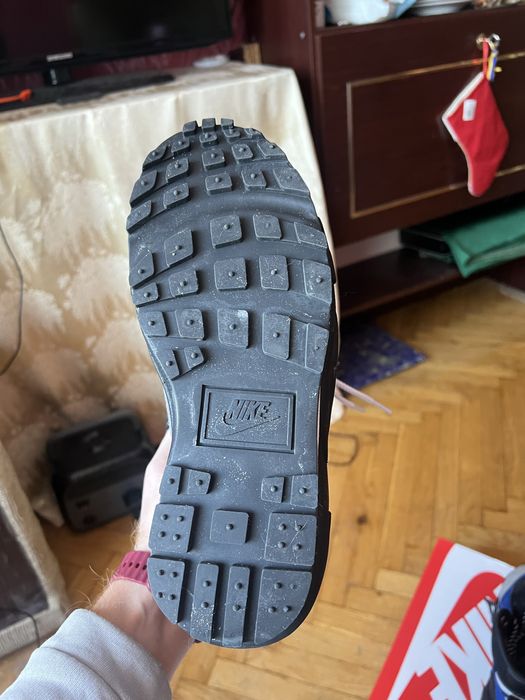 Оригінальні зимові кросівки Nike x Sacai.