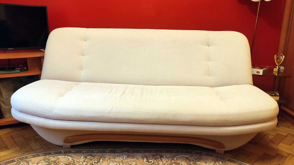 Komplet wypoczynkowy kanapa, 2 fotela, stolik (drewno)