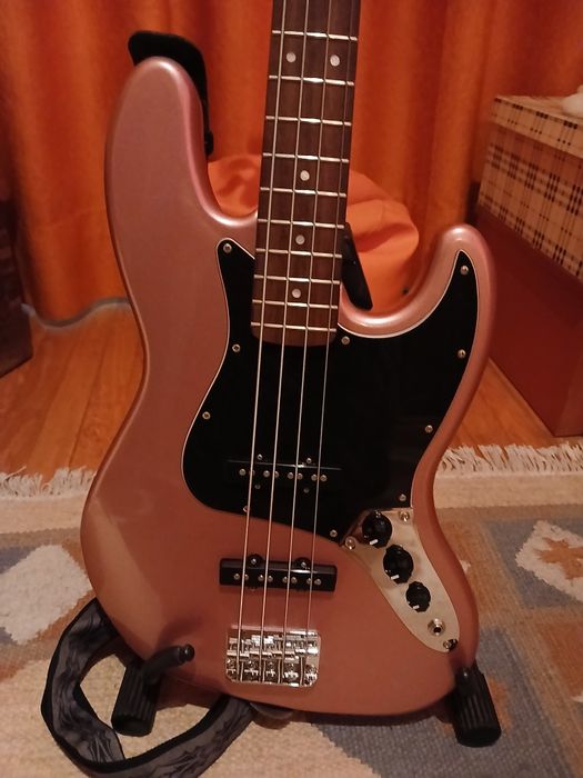 Baixo Squier Jazz Bass