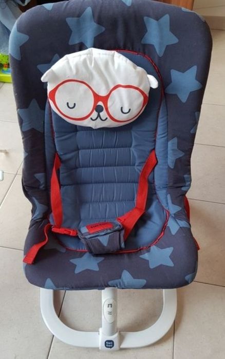 Espreguiçadeira de bebé de viagem e com música e vibração