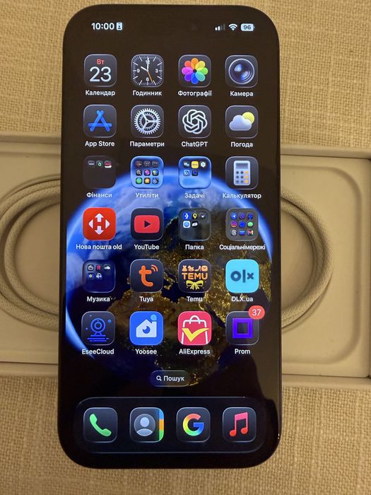 Iphone 16 pro  44цикли.