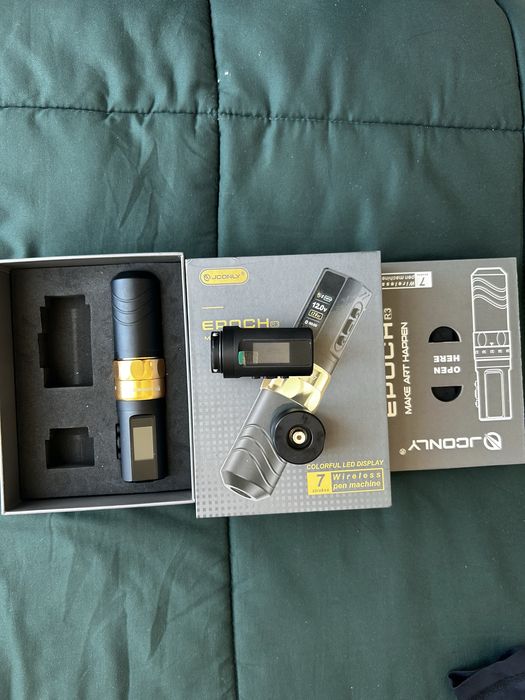 Maquina de tatto Pen 2 baterias, Seminova  usado pouquissimas vezes.