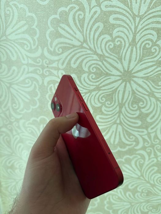 iPhone 13 128GB Red