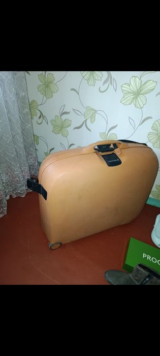 Чемодан на 4 х колесах бу