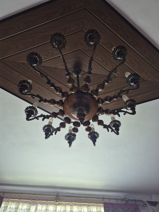 Sprzedam 2  Żyrandole 12 ramienn plus kinkiety e