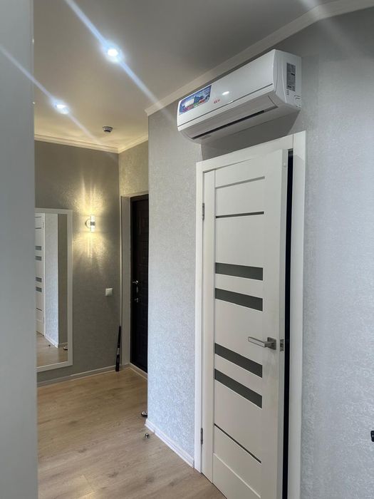 Срочно! ЭКС  1но комнатная на Сахарова с  ремонтом мебелью  за 48 500