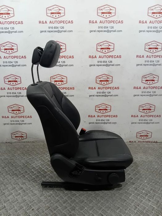 Bancos Frente Frontal Mercedes Class C W204 Imaculados em Pele