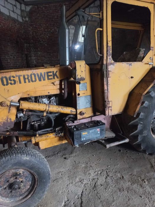 koparko-ładowarka ostrówek