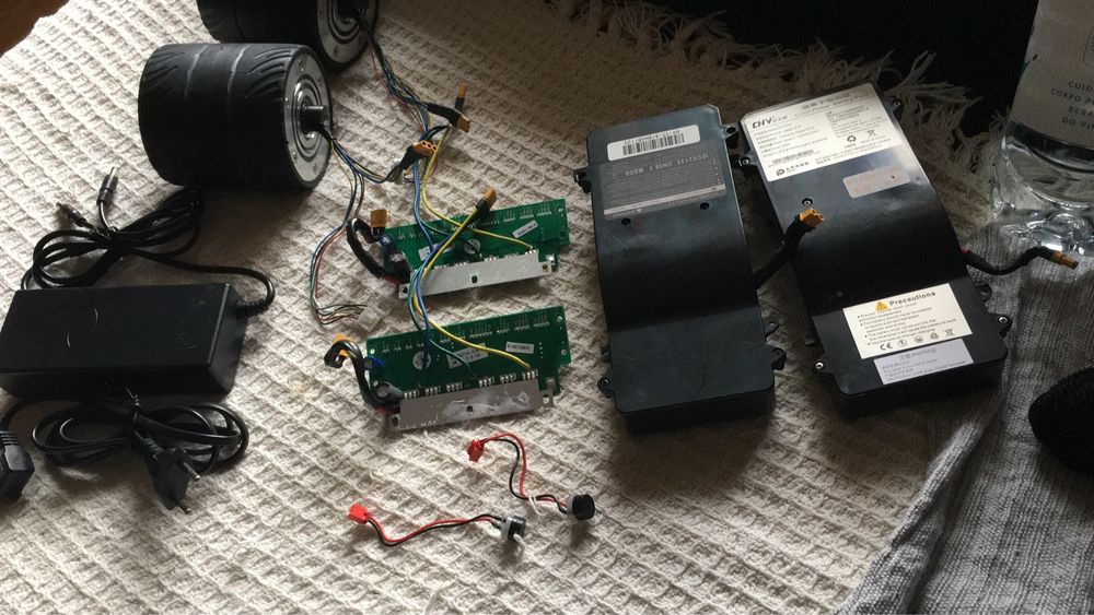 Hoverwheels - acessórios - Baterias, Rodas,Transf em excelente estado