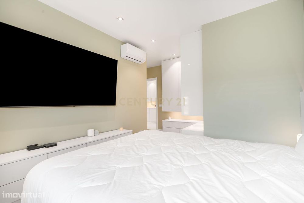 Exclusivo Apartamento T4 com Renovação de Charme  | Alameda dos Oceano