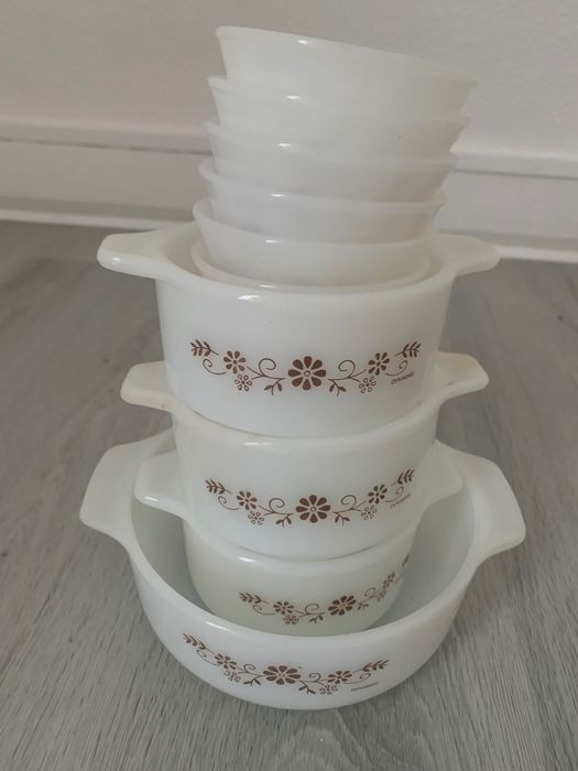 Taças de sobremesa com motivos florais