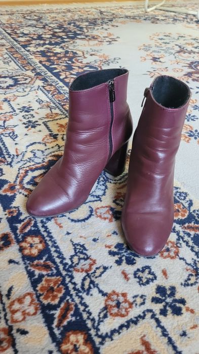 Burgundowe botki Lasocki