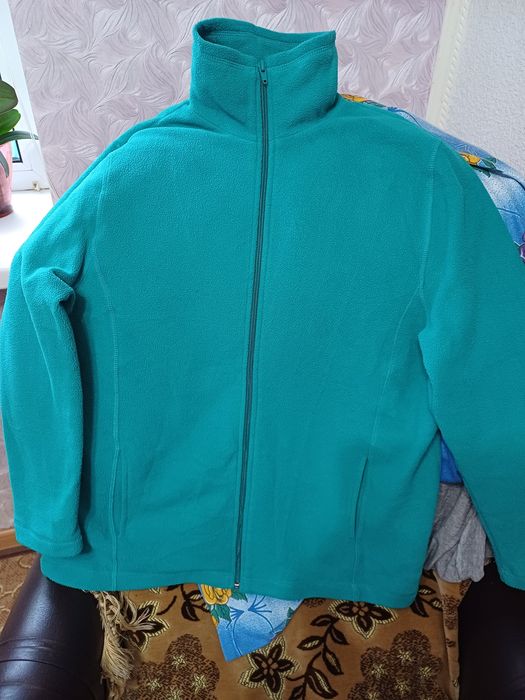 Нова флісова кофточка.