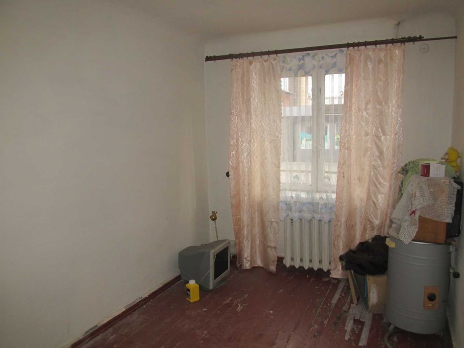 Продам 3 к. кв., р-н Центр-Центр. ринок  -зручно під магазин