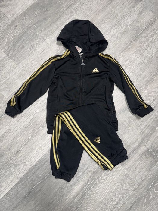 Спортивный костюм Adidas, 3-4год