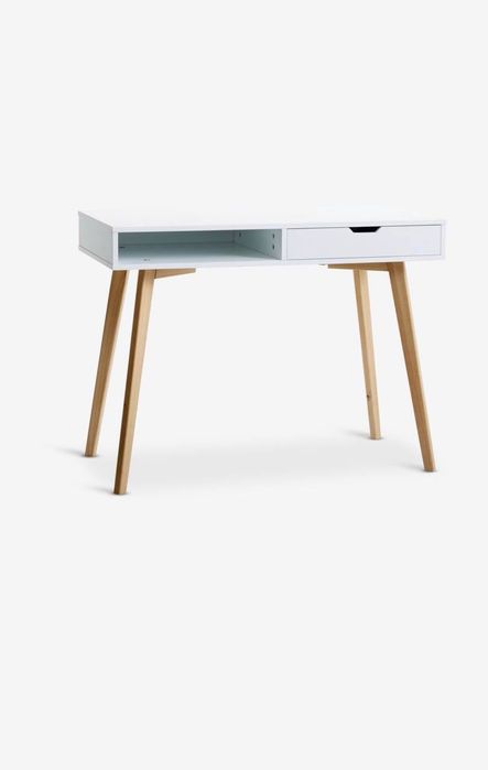 Стіл компʼютерний