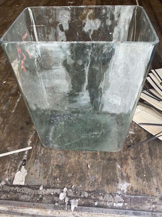 Скляна прямокутна емність