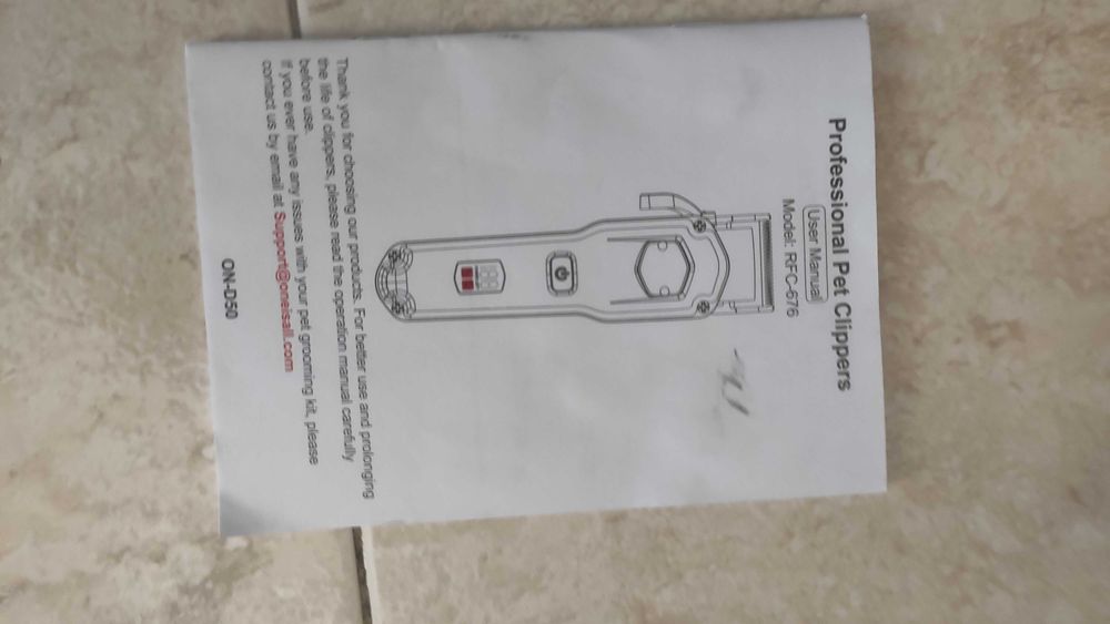 Máquina de Cortar Pelo para Cães (como nova)