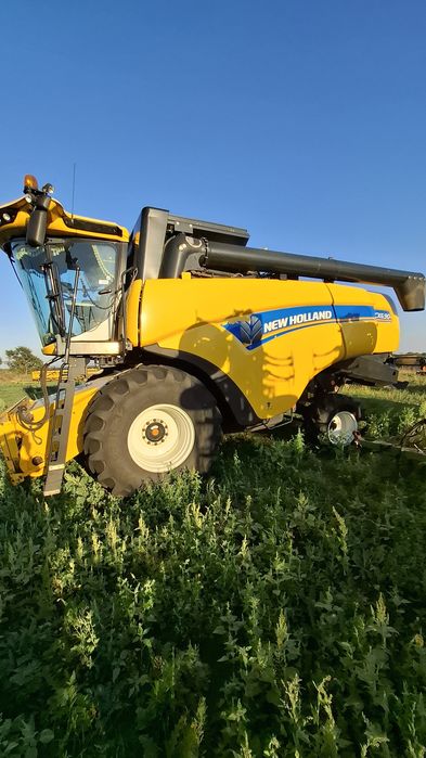 Комбайн New Holland CX 6.90 2017рік зі жниваркою та візком для неї