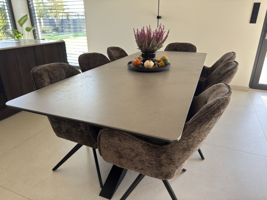 Stół ze spieku kwarcowego Fokos Roccia 240x100 – stan idealny