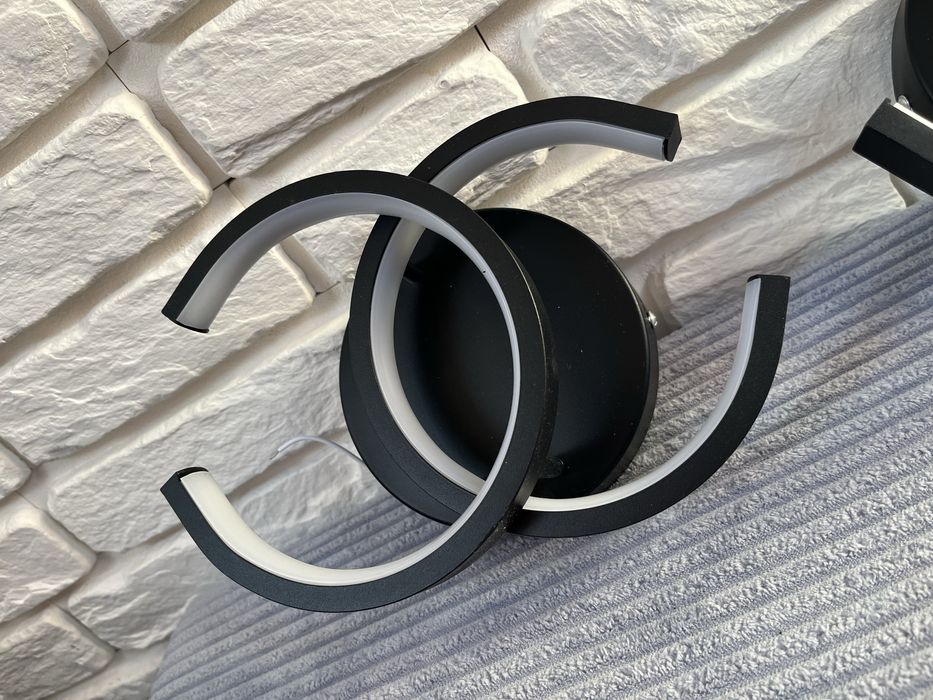 Na sprzedaz 2szt lampy na wzor Chanel czarno biala, Led 6500k
