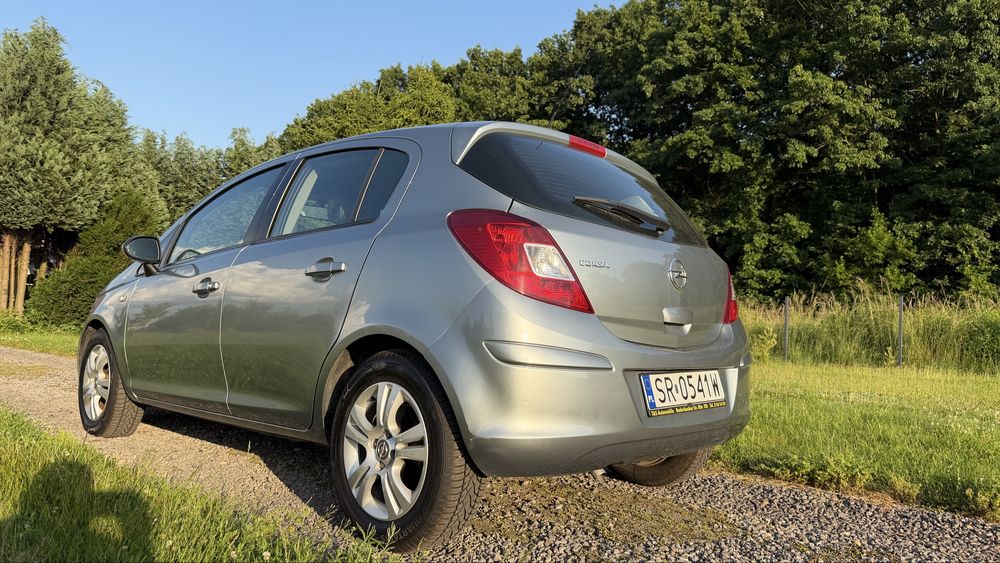 Opel corsa lift 1.2 klima alufelgi tempomat