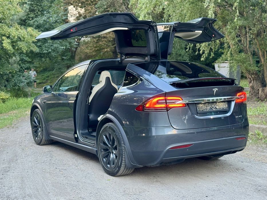 Tesla Model X Long Range Dual Motor 100кВт