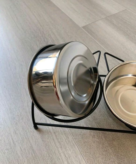 Comedouro e bebedouro pet