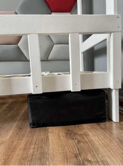 Łóżko domek białe