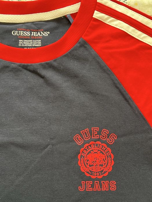 Жіноча футболка Guess