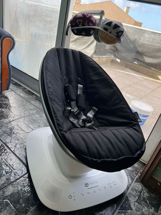 Mamaroo 5 - 4 moms
