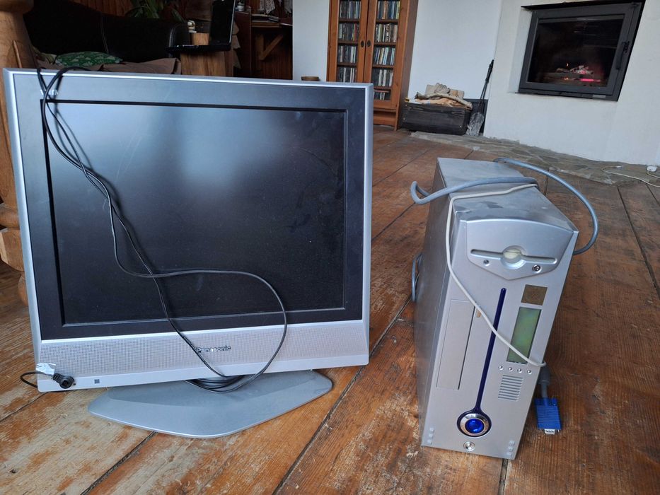 stary komputer +monitor Panasonic