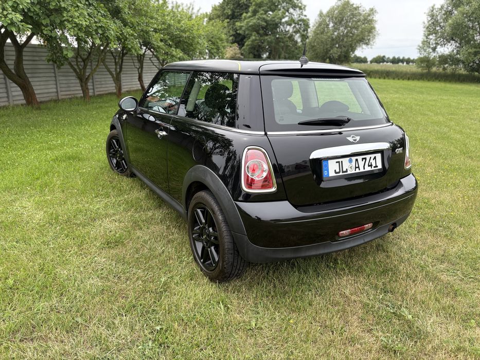 Mini One R56 1.6 benzyna 2013r czarny ladny alu16 180tys.km
