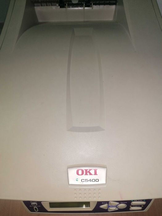 Impressora OKI C5400 N (Cores), bem estimada
