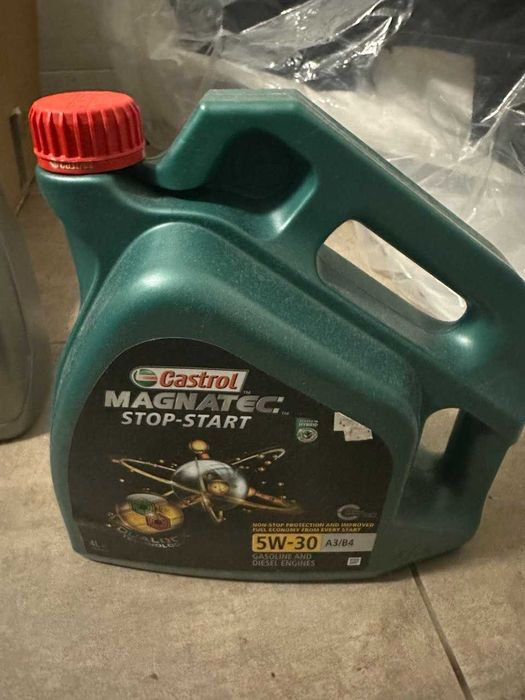 OLEJ silnikowy Castrol magnatec 5w30  4l wyprzedaż