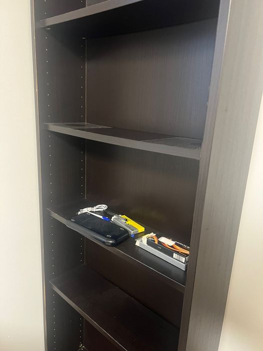 Estante preta escritorio