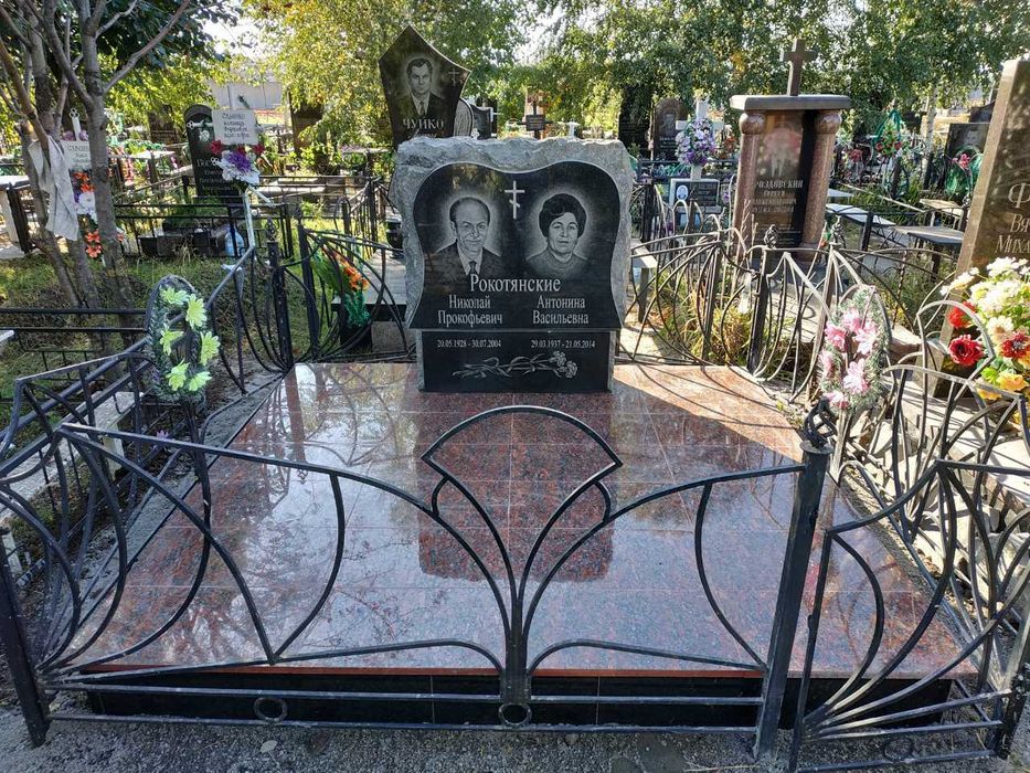 Гранітні пам'ятники (Виготовлення та встановлення)