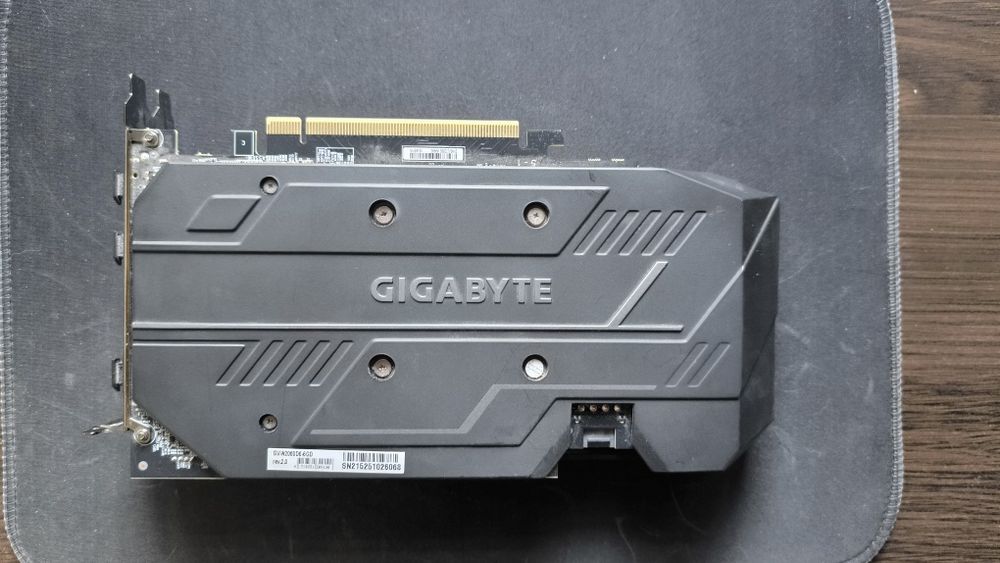 Продаю Gigabyte rtx 2060 6gb