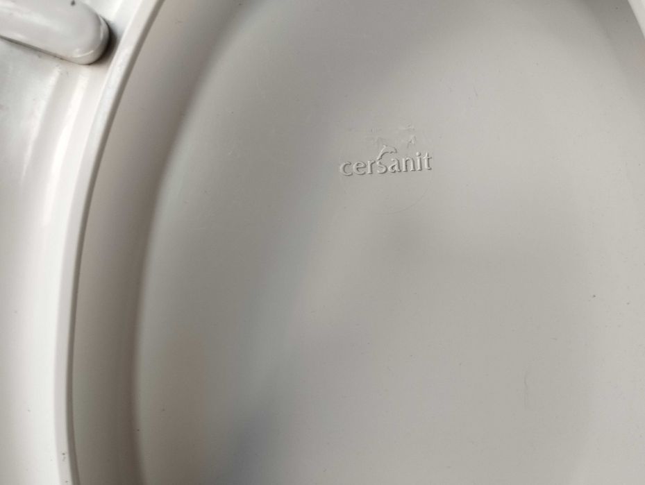 Szafka z umywalką i kompakt WC Cersanit