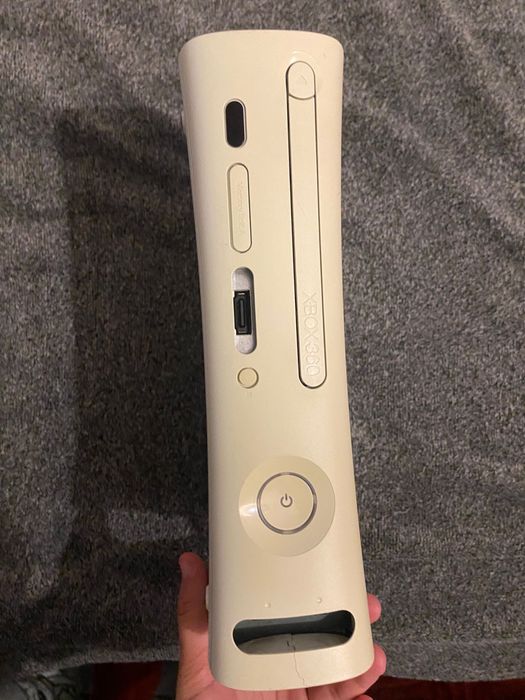 Vende xbox 360 funciona so nao usamos pois o cabo nao conecta em nossa