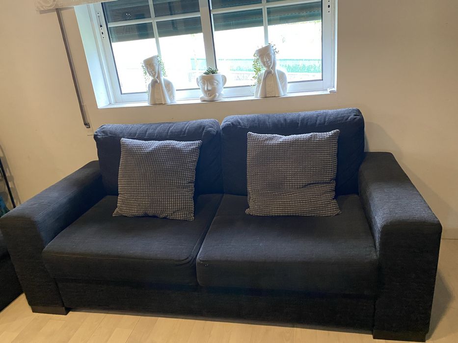 Sofa como novo cinza escuro tres ligares