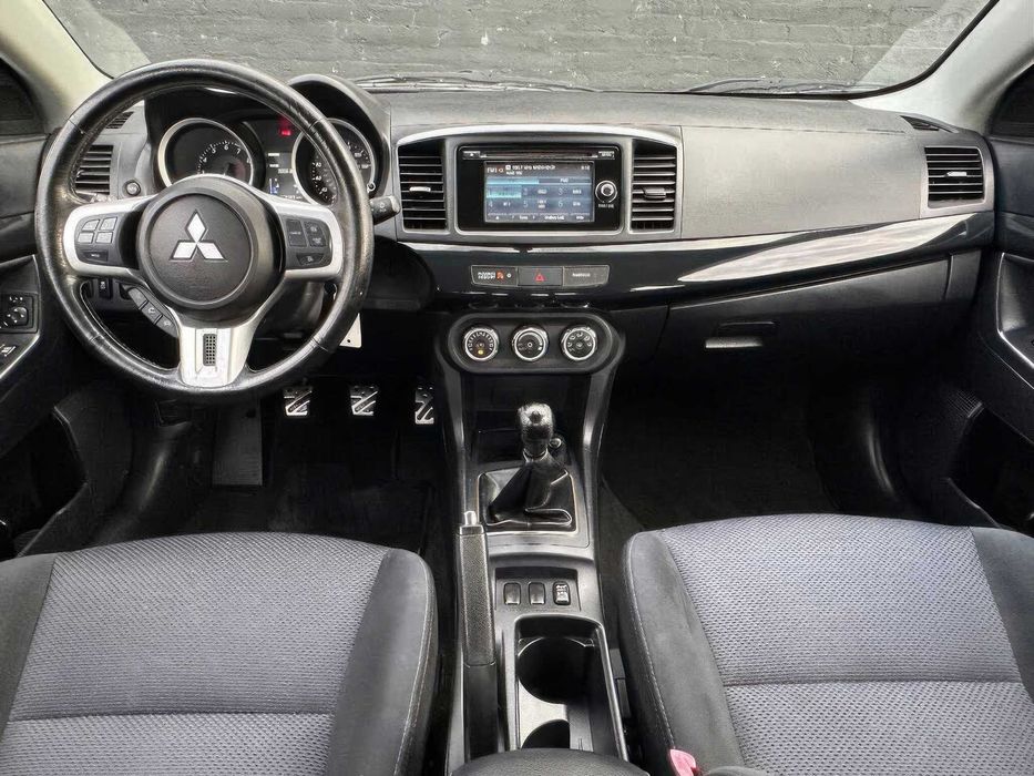 Mitsubishi Lancer Evolution GSR      2014