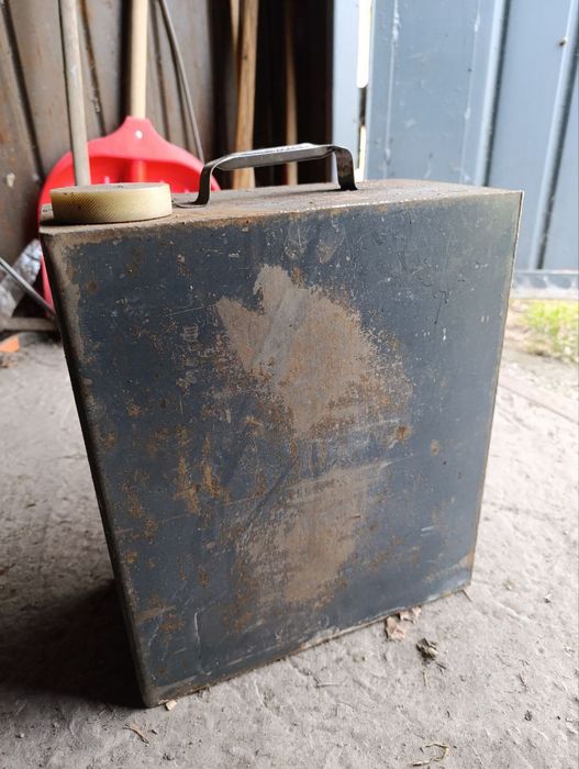 Продам канистру на 15 л, нержавейка.