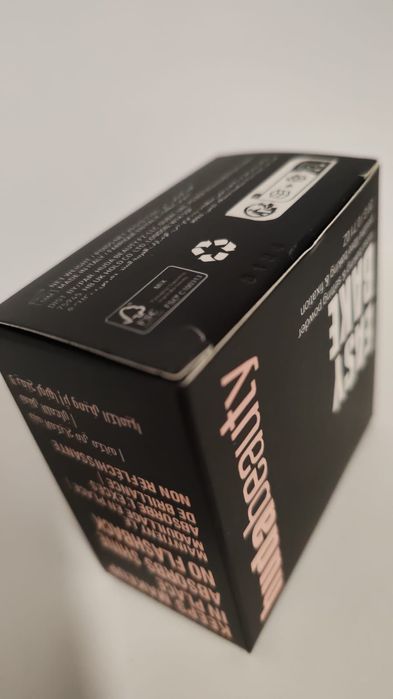 Pound cake powder puder Huda beauty