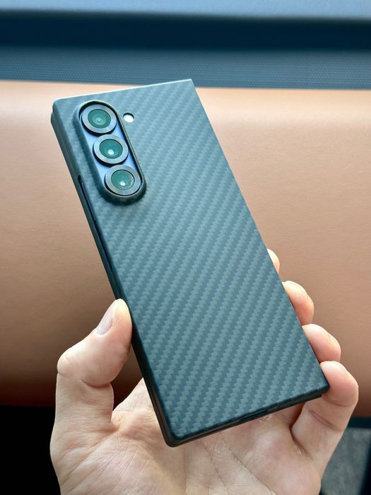 Ультратонкий карбоновый чехол Galaxy Z Fold 6