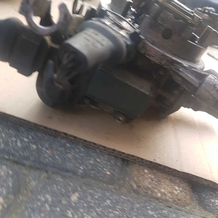 przepustnica wtrysk silnik GOLF III 1.8 audi 80 PASSAT B3 bora vento