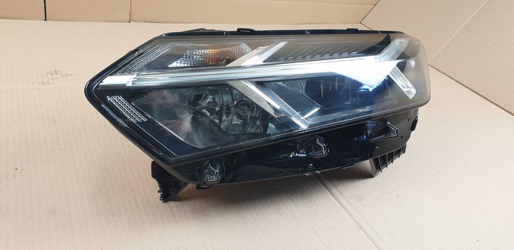 sandero stepway 3 III lewa przednia  lampa przód led UK